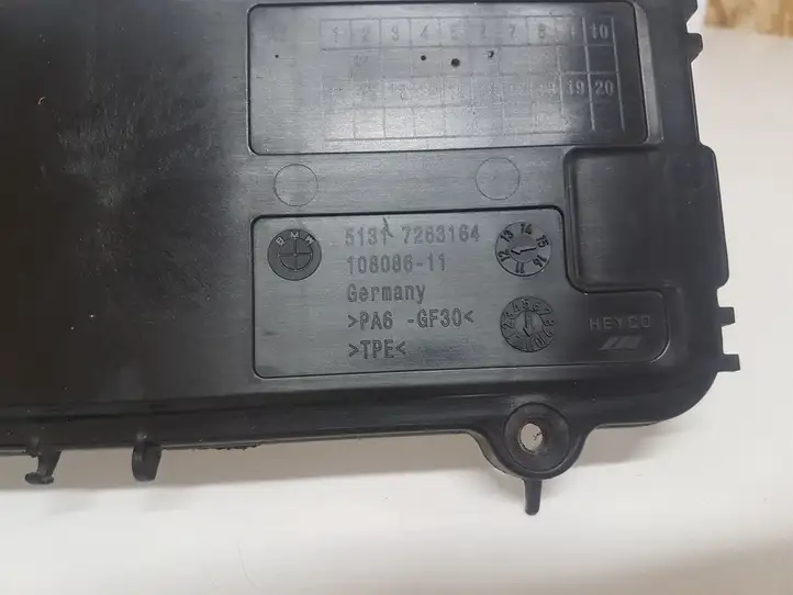 BMW 3 F30 F35 F31 (2012 - 2018) 51317263164 Крышка GPS-антенны — фото 2