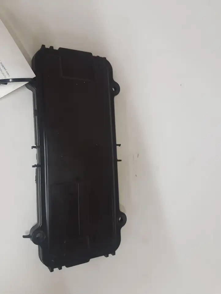BMW 3 F30 F35 F31 (2012 - 2018) 51317263164 Крышка GPS-антенны — фото 3