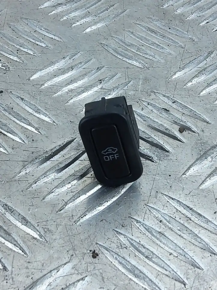 Skoda Superb B6 (3T) (2008 - 2015) 6Q0962109 Кнопка фаркопа в багажнике — фото 1