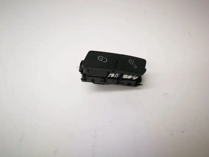 Mercedes-Benz C W204 (2007 - 2014) A2048706310 Кнопка фаркопа в багажнике — фото 1