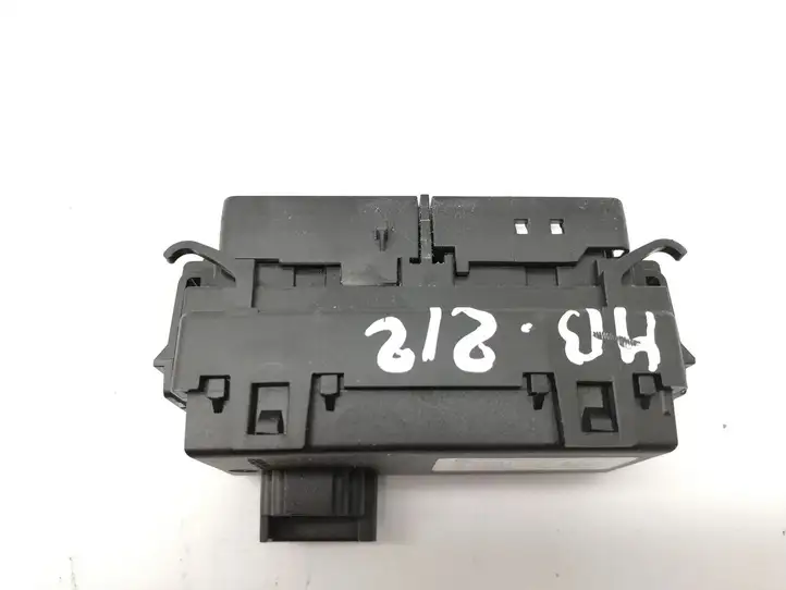 Mercedes-Benz E W212 (2009 - 2016)  A2129051302 Кнопка крюка в багажнике