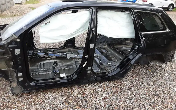 Jeep Grand Cherokee (2010 - 2021) Кузов — фото 5