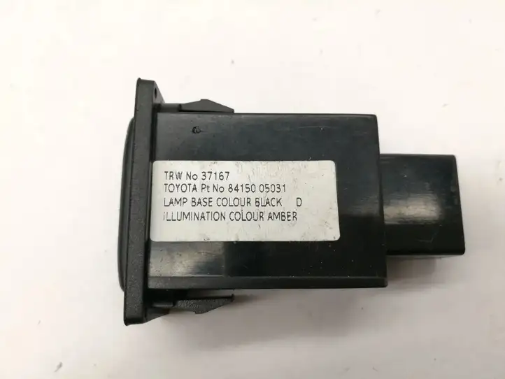 Toyota Avensis T250 (2006 - 2009) 8415005031 Кнопка фаркопа в багажнике — фото 3
