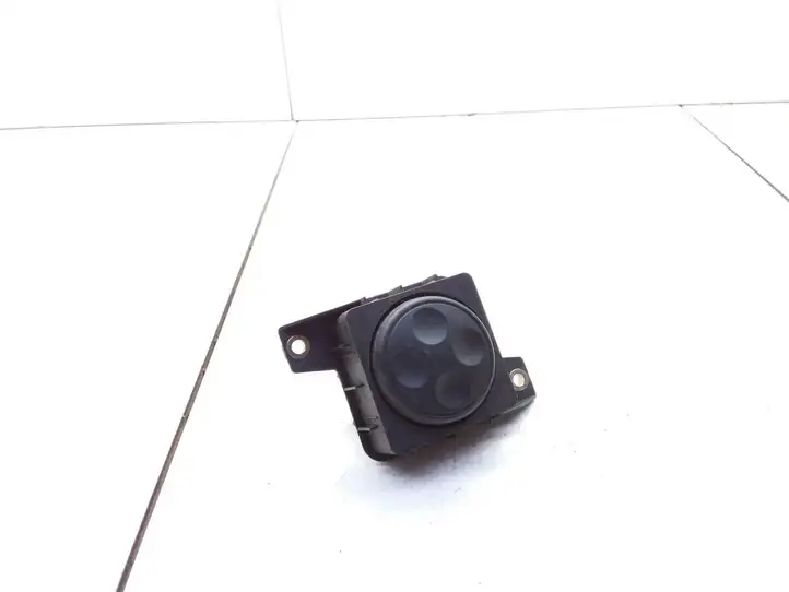 Audi A6 S6 C5 4B (2001 - 2004) 8L0959777A Кнопка фаркопа в багажнике — фото 2