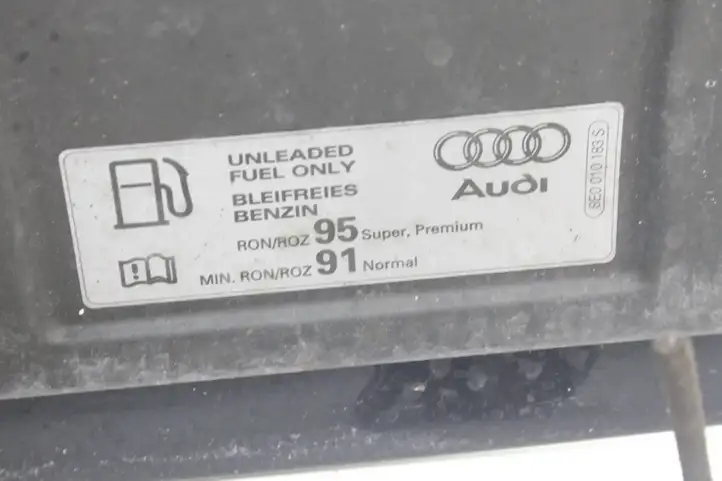 Audi A5 8T 8F (2007 - 2011) Отделка лючка топливного бака — фото 7