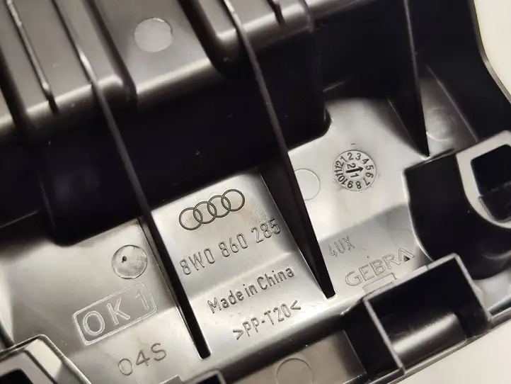 Audi A5 (2016 - ) 8W0860285 Держатель аварийного знака — фото 2
