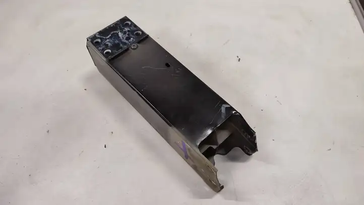 Tesla Model Y (2019 - 2024) Лонжерон кузова — фото 3