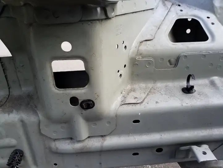 Tesla Model 3 (2017 - 2023) Лонжерон кузова — фото 2