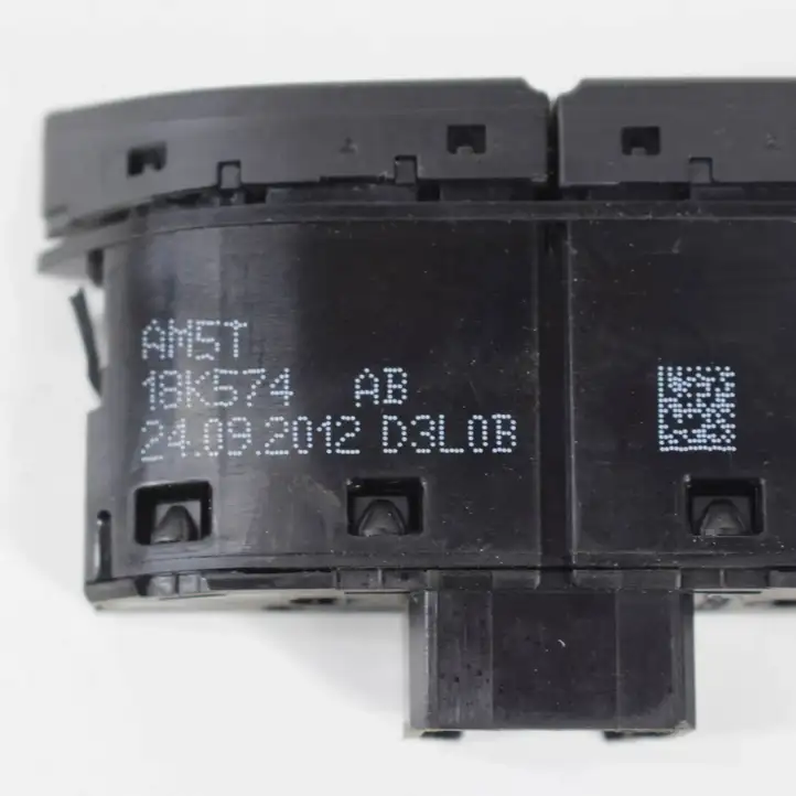 Ford Focus (2011 - 2015) AM5T18K574AB Кнопка фаркопа в багажнике — фото 7