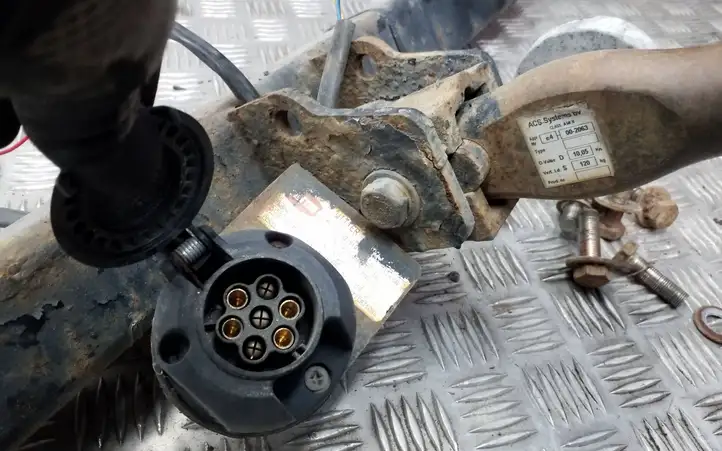 Suzuki Grand Vitara II (2005 - 2008) 002063 Комплект буксировочного крюка — фото 5