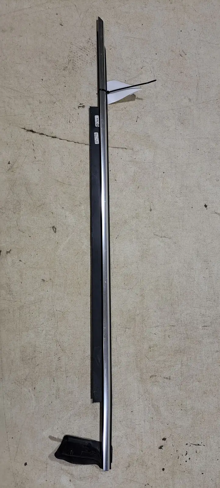 Audi A6 (2011 - 2014)  4G0853283 Отделка стекла передней двери