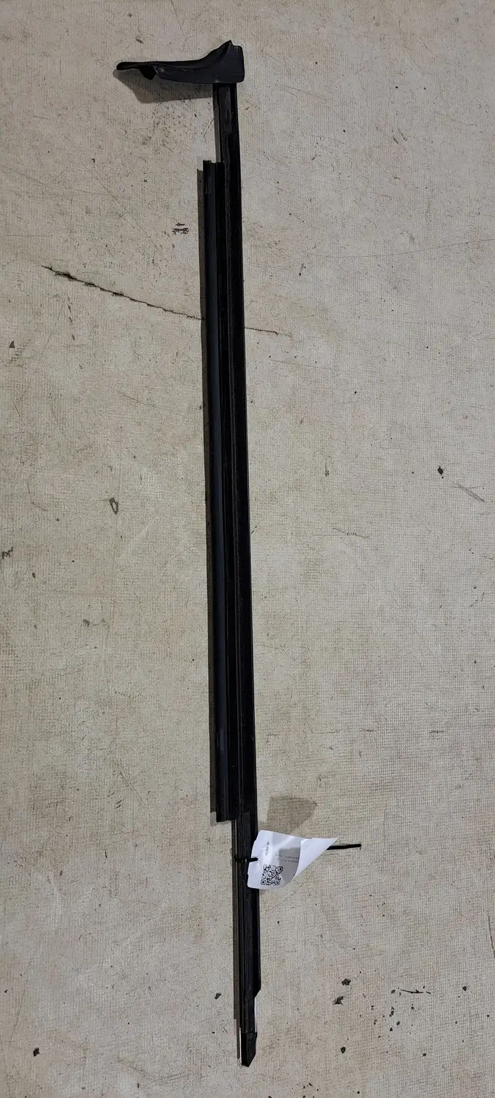 Audi A6 (2011 - 2014)  4G0853283 Отделка стекла передней двери