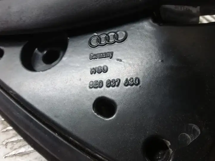 Audi A4 S4 B7 8E 8H (2004 - 2009) 8E0837630 Рамка стекла передней двери — фото 3