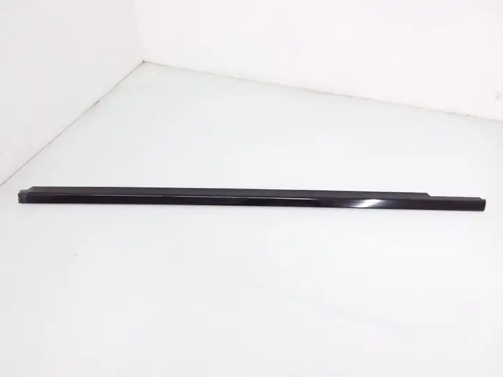 Mercedes-Benz E W212 (2009 - 2016) A2127250365 Накладка стекла передней двери — фото 1