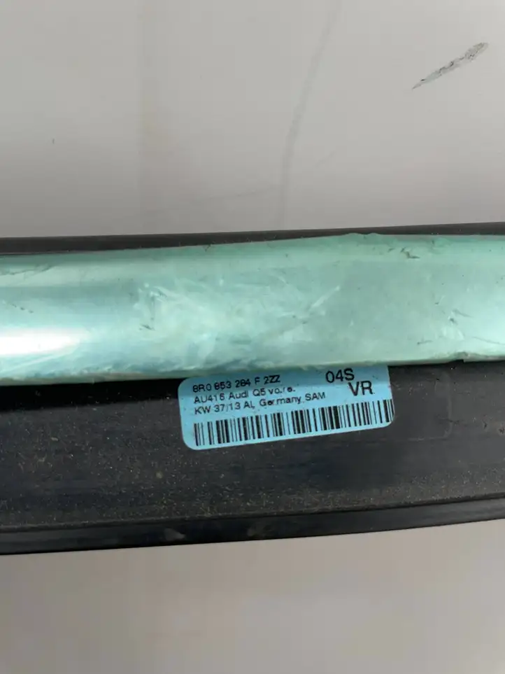 Audi Q5 (2008 - 2012)  8R0853284F Отделка стекла передней двери