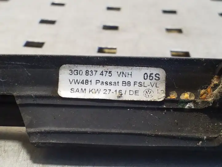 Volkswagen PASSAT B8 (2015 - ) 3G0837475 Накладка стекла передней двери — фото 2