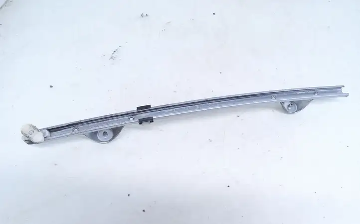 Opel Astra H (2004 - 2009) 13100541 Направляющая стекла передней двери — фото 1