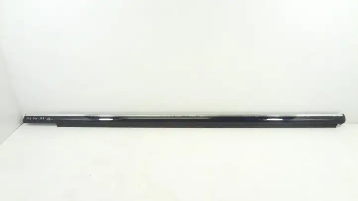 Mercedes-Benz C W203 (2000 - 2007) 2036903580 Накладка стекла передней двери — фото 1