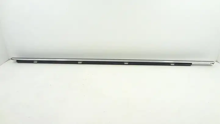 Mercedes-Benz C W203 (2000 - 2007) 2036903580 Накладка стекла передней двери — фото 4