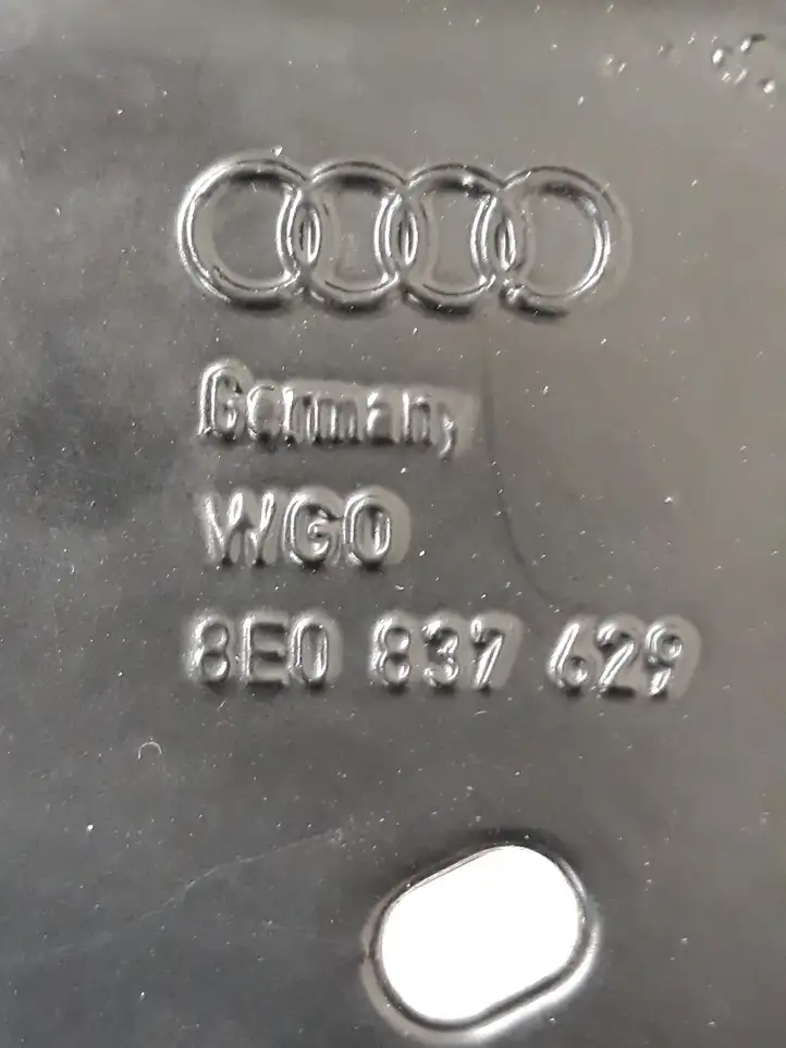 Audi A4 S4 B7 8E 8H (2004 - 2009) 8E0837629 Рамка стекла передней двери — фото 3