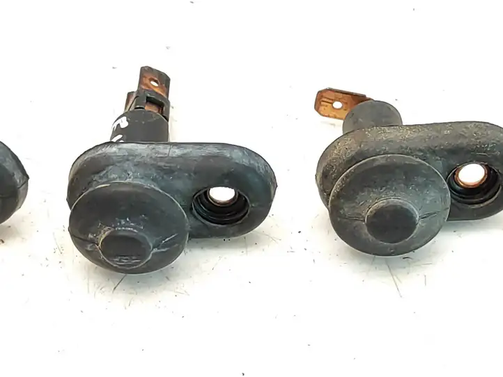 Suzuki Forenza (2003 - 2010)   Датчик открывания передней двери (на крыле)