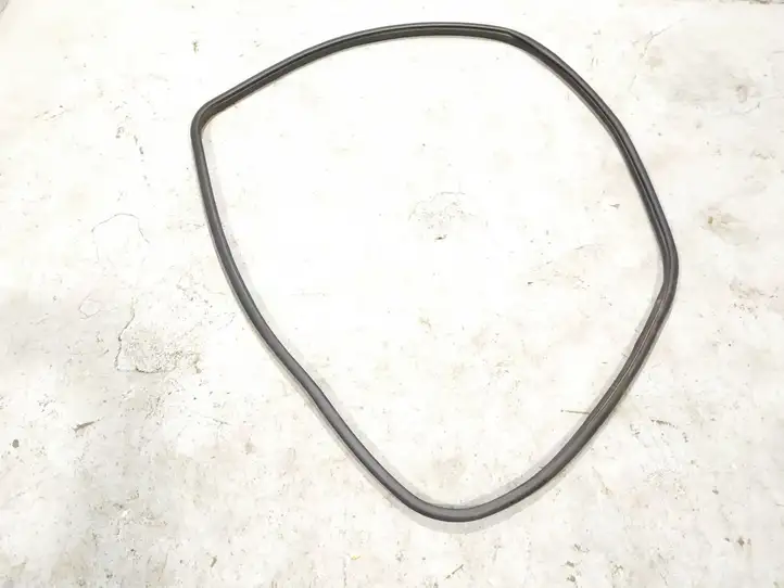 Mercedes-Benz A W169 (2004 - 2012)   Уплотнительная резина стекла передней двери