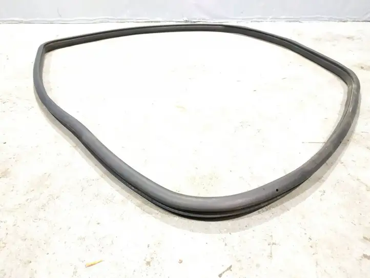 Mercedes-Benz A W169 (2004 - 2012)   Уплотнительная резина стекла передней двери