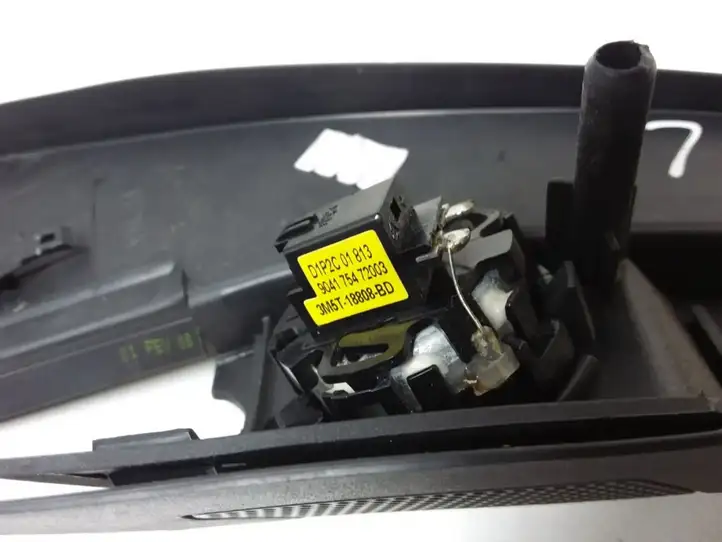 Ford C-MAX I (2007 - 2010) 3M51R23409AD Пластиковая отделка зеркала — фото 4