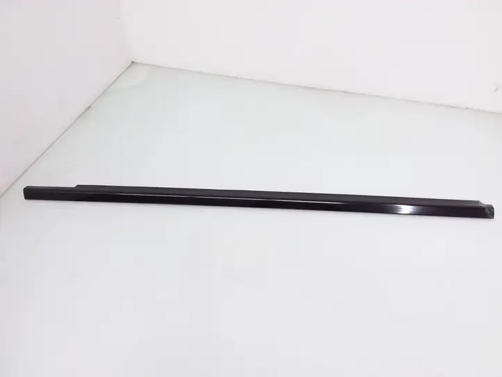 Mercedes-Benz E W212 (2009 - 2016) A2127250465 Накладка стекла передней двери — фото 1
