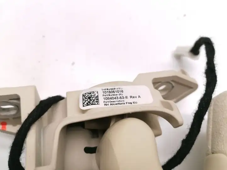 Tesla Model X (2015 - 2021) 1084043-53-E Солнцезащитный козырек — фото 3