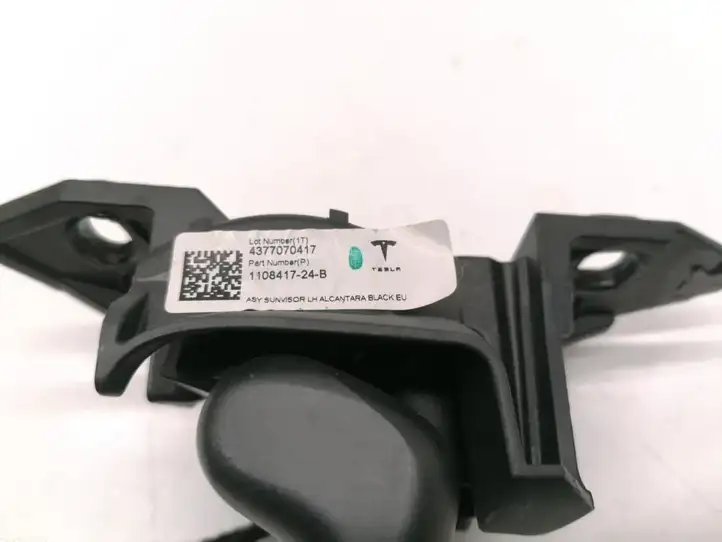 Tesla Model X (2015 - 2021) 1108417-24-B Солнцезащитный козырек — фото 3