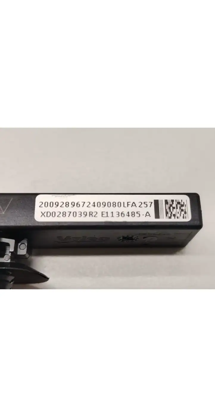 Peugeot 208 (2019 - ) 2009289672409080 GPS антенна — фото 3
