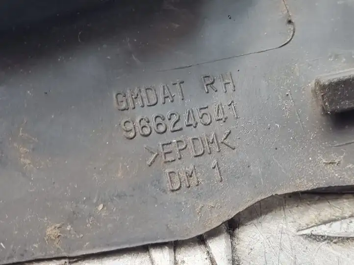 Opel Antara (2011 - 2017) 96624541 Накладка стоек лобового стекла — фото 3
