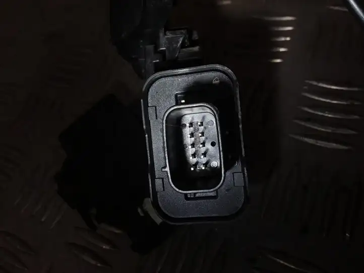 Toyota RAV 4 (XA30) (2006 - 2016)  8999130040 Крепление для наружной ручки передней двери