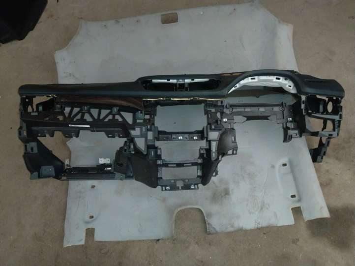 682P34CE0A Nissan Qashqai Panelė