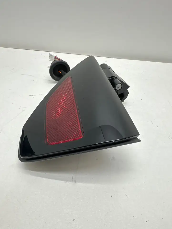 Tesla Model Y (2019 - 2024) 150551300A Крышка зарядного разъема — фото 5