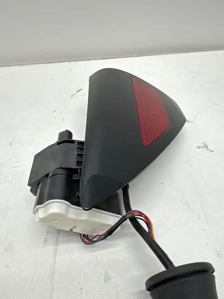 Tesla Model Y (2019 - 2024) 150551300A Крышка зарядного разъема — фото 7