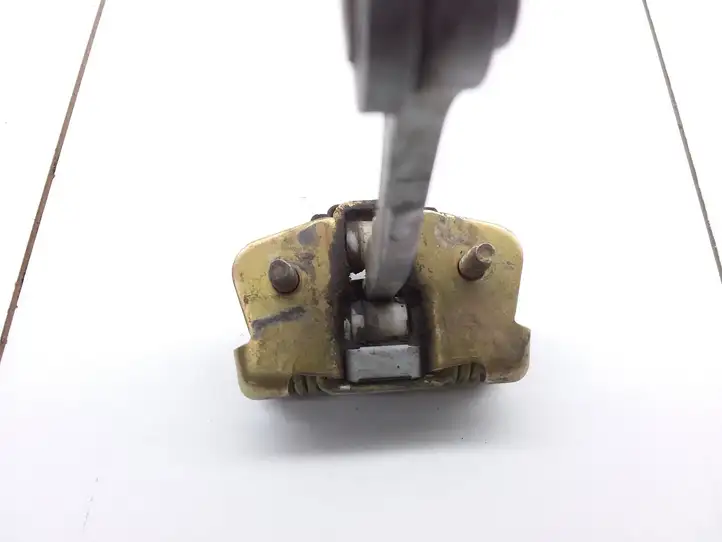 Renault Clio II (2001 - 2005)  BC65AV Ограничитель открывания передней двери