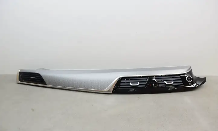 BMW 5 G30 G31 (2016 - ) 9330896 Воздушная решетка панели — фото 1
