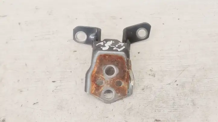 Mazda 5 (2005 - 2010)   Верхняя петля передней двери