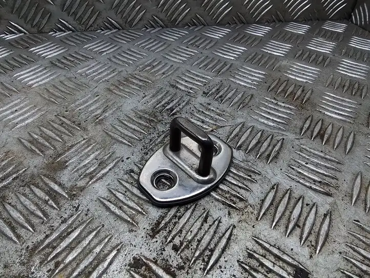 Volkswagen Tiguan (2007 - 2011)  5K0837033A Петля замка передней двери