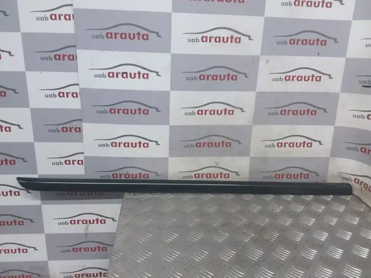 Subaru Legacy (1999 - 2003)   Отделка (молдинг) передней двери