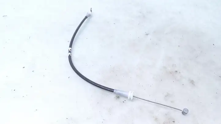 Ford Fiesta (2006 - 2008)  8A61R22152AA Трос передней двери