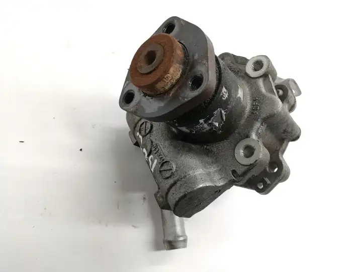 BMW X1 E84 (2009 - 2015) Насос ГУР — фото 2