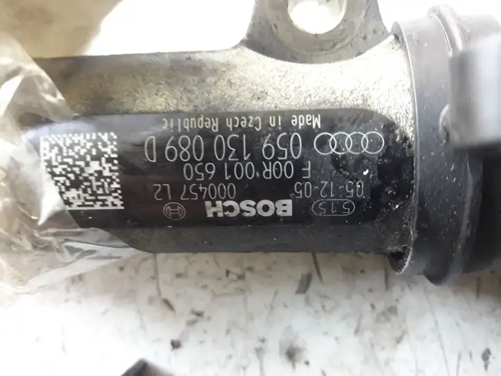 Audi A6 S6 C6 4F (2004 - 2008) 059130089D Топливная рампа — фото 2