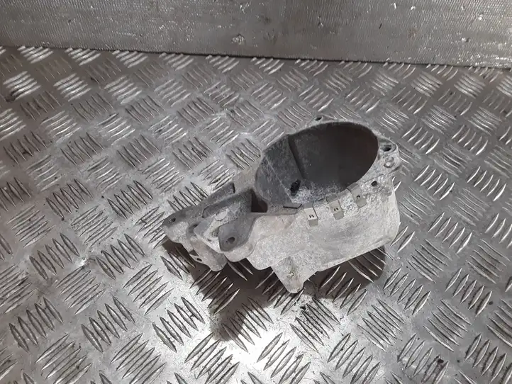 Mazda 3 II AV6Q9180AF Кронштейн топливного фильтра — фото 1