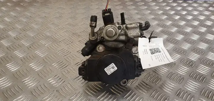 Mercedes-Benz CLA C117,X117,W117 (2013 - 2019) A6510702601 Топливный насос — фото 2