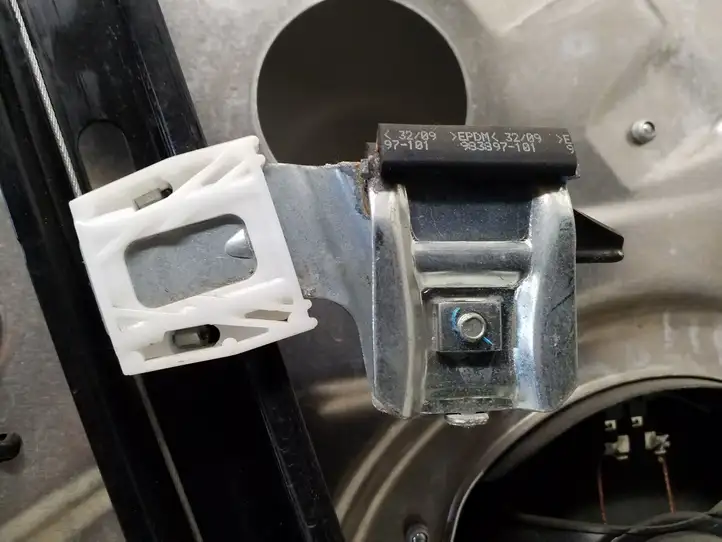 Mercedes-Benz C W204 (2007 - 2014)  963758102 Механизм для электрического подъема окон передней двери (без двигателя)