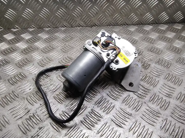 Volkswagen Transporter-Caravelle (2003 - 2009)  7H0959668E Моторчик боковой раздвижной двери