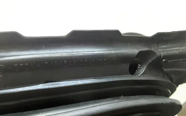 BMW 5 GT F07 (2010 - 2017) 7196349 Уплотнитель передней двери (кузов) — фото 3